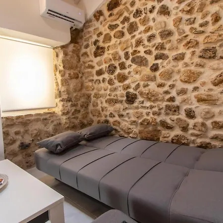 Stone House * Mantouki